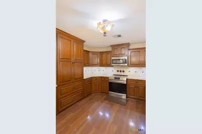 2206 E Loma Vista Avenue, Victoria, TX 77901 - Photo 8