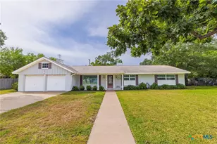 2206 E Loma Vista Ave, Victoria, TX 77901 - Photo 2