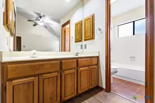 1514 Vista Hill St, San Antonio, TX 78213 - Photo 12