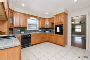 1705 E Power Ave, Victoria, TX 77901 - Photo 8
