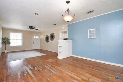 1705 E Power Avenue, Victoria, TX 77901 - Photo 6