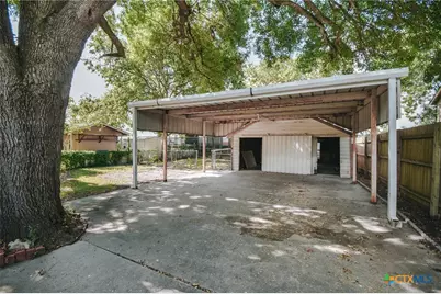 1705 E Power Avenue, Victoria, TX 77901 - Photo 28