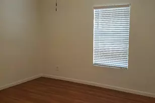 913 S 13th St, Temple, TX 76504 - Photo 6