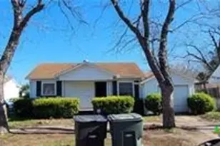 913 S 13th St, Temple, TX 76504 - Photo 1