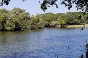 468 Riverside Dr, Palacios, TX 77465 - Photo 1