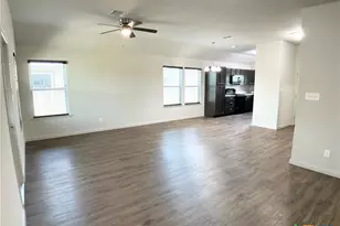 3603 Hanselman Rd, Victoria, TX 77901 - Photo 10