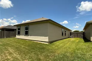 3603 Hanselman Rd, Victoria, TX 77901 - Photo 8