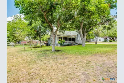 1122 N Avenue H, Shiner, TX 77984 - Photo 8
