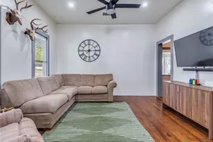 1122 N Ave H, Shiner, TX 77984 - Photo 12
