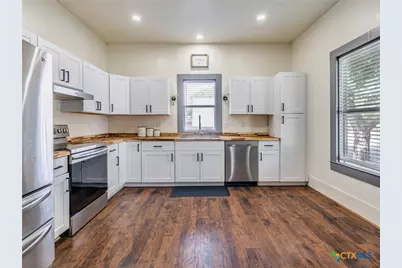 1122 N Avenue H, Shiner, TX 77984 - Photo 14