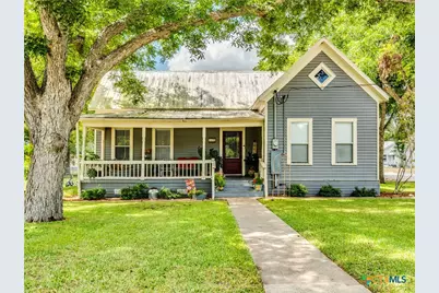1122 N Avenue H, Shiner, TX 77984 - Photo 1