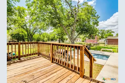1122 N Avenue H, Shiner, TX 77984 - Photo 26