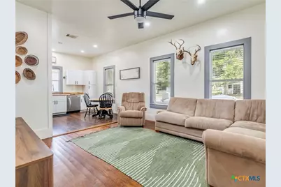 1122 N Avenue H, Shiner, TX 77984 - Photo 10