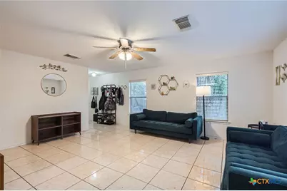 1049 Stone Trail, New Braunfels, TX 78130 - Photo 4