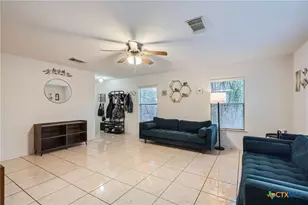 1049 Stone Trail, New Braunfels, TX 78130 - Photo 4