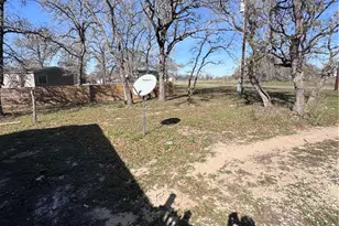820 County Rd 429, Stockdale, TX 78160 - Photo 6