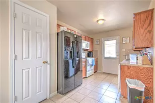 1504 Golden Eagle Ct, Killeen, TX 76549 - Photo 4