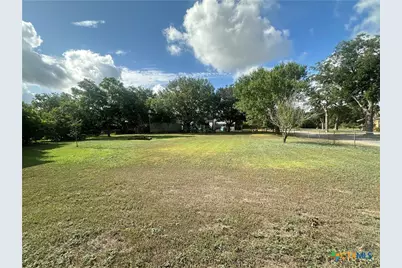 129 S Pecan Street, Flatonia, TX 78941 - Photo 2
