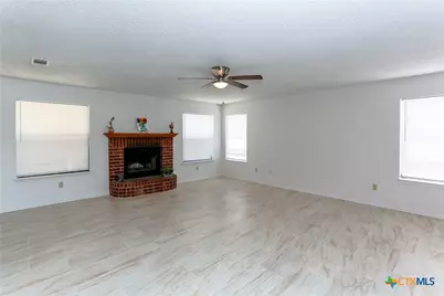 707 Bond Street, Copperas Cove, TX 76522 - Photo 8