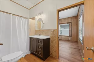 104 N Bright St, Gonzales, TX 78629 - Photo 20