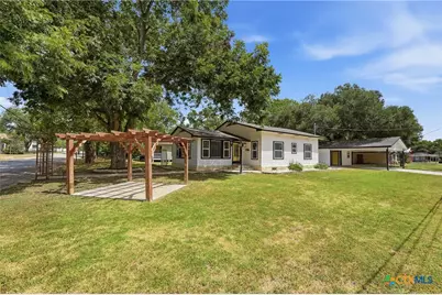 104 N Bright Street, Gonzales, TX 78629 - Photo 2