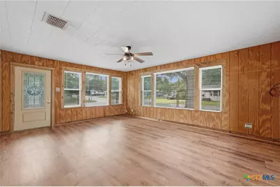 104 N Bright Street, Gonzales, TX 78629 - Photo 8