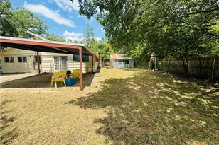817 N Goodrich St, Seguin, TX 78155 - Photo 16
