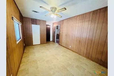 817 N Goodrich Street, Seguin, TX 78155 - Photo 8