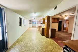 817 N Goodrich St, Seguin, TX 78155 - Photo 14