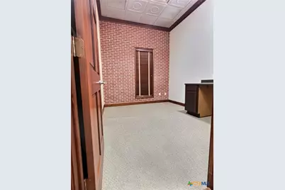 204 N Liberty Street, Victoria, TX 77901 - Photo 8