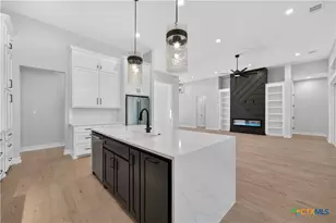 101 Lakeview Ct, Belton, TX 76513 - Photo 14