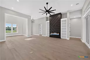 101 Lakeview Ct, Belton, TX 76513 - Photo 6
