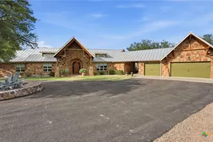 435 Placid Ln, Lockhart, TX 78644 - Photo 2