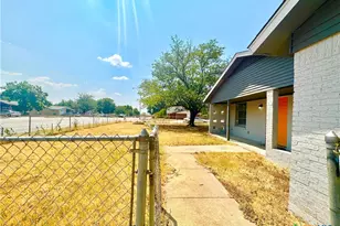 1505 S W S Young Dr, Killeen, TX 76543 - Photo 4