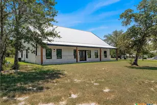 37 Chaparral Rd, Victoria, TX 77905 - Photo 2