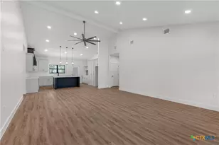 37 Chaparral Rd, Victoria, TX 77905 - Photo 14