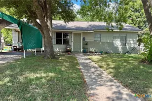 1712 Bowie Dr, Victoria, TX 77901 - Photo 1