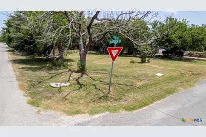 1101 W 3rd Street, Taylor, TX 76574 - Photo 10