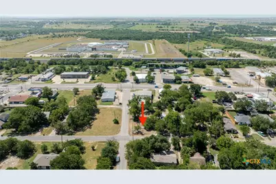 1101 W 3rd Street, Taylor, TX 76574 - Photo 2