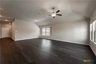 1120 Eagle Xing, Seguin, TX 78155 - Photo 4
