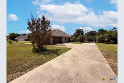 11117 Weatherford Drive, Belton, TX 76513 - Photo 14