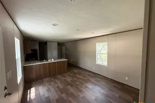 307 Quail Run St, Canyon Lake, TX 78133 - Photo 2