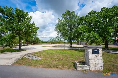 102 Pecan Dr., Mountain City, TX 78610 - Photo 6