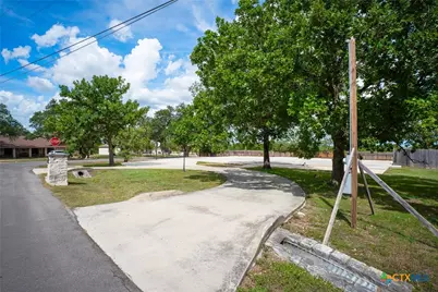 102 Pecan Drive, Mountain City, TX 78610 - Photo 10