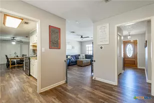 1504 W 6th St, McGregor, TX 76657 - Photo 8