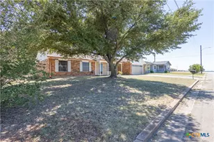 1504 W 6th St, McGregor, TX 76657 - Photo 2