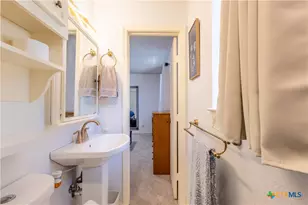1504 W 6th St, McGregor, TX 76657 - Photo 26