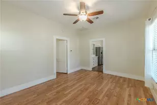 738 N Wall St, Belton, TX 76513 - Photo 6