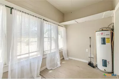 738 N Wall Street, Belton, TX 76513 - Photo 16