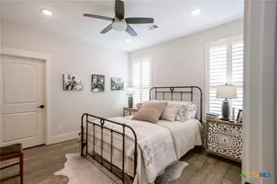 406 W Crestwood Dr, Victoria, TX 77901 - Photo 18